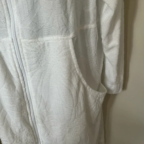 The Perfect Swimsuit Cover Up - Picture 4 of 5